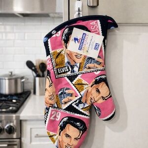 Vintage Elvis Presley Stamp Oven Mitt Pink USPS 29¢ Design NWT